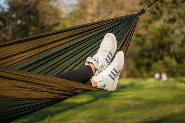 chácara em condomínio Uma chácara em condomínio te permite relaxar com segurança e une o rústico com a comodidade de estar próximo à cidade